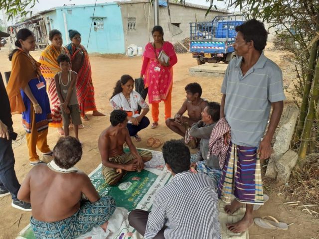 In preparation for Cyclone Fani hitting India’s Odisha state, World Vision staff member Tabitha Vani explains evacuation procedures to people in Bhubaneshwar. Community members moved to a safer place the same evening, before the storm hit.