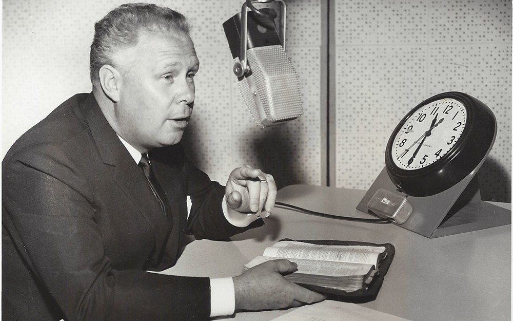 World Vision founder, Bob Pierce, talks about New Year’s resolutions on a December 1959 radio broadcast.